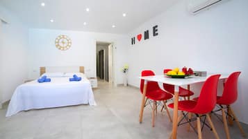 6 bedrooms, iron/ironing board, free WiFi, bed sheets