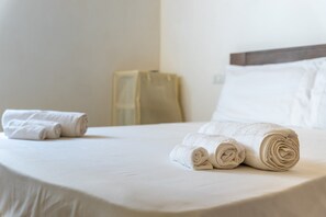 1 chambre, fer et planche à repasser, Wi-Fi gratuit, draps fournis