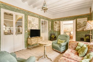 電視、壁爐、乒乓球設施