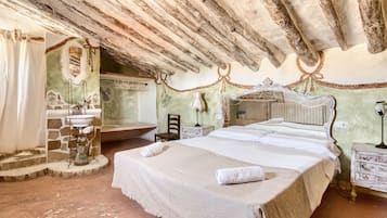 5 dormitorios, tabla de planchar con plancha, wifi gratis y ropa de cama