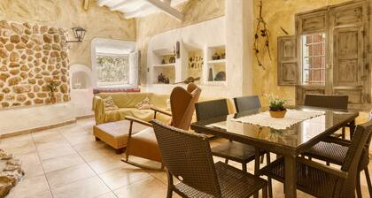 Country House 'Tia Juana' with Mountain Views, Private Pool and Wi-Fi