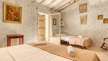 4 habitaciones, tabla de planchar con plancha y wifi gratis