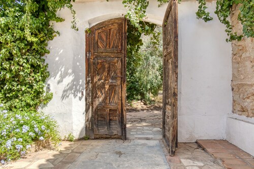 Country House 'Madara' with Mountain Views, Private Pool and Wi-Fi