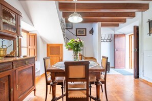 Dining - Holiday Home 'Ca'n Repic' with Mountain View, Private Terrace and Wi-Fi (Illes Balears)