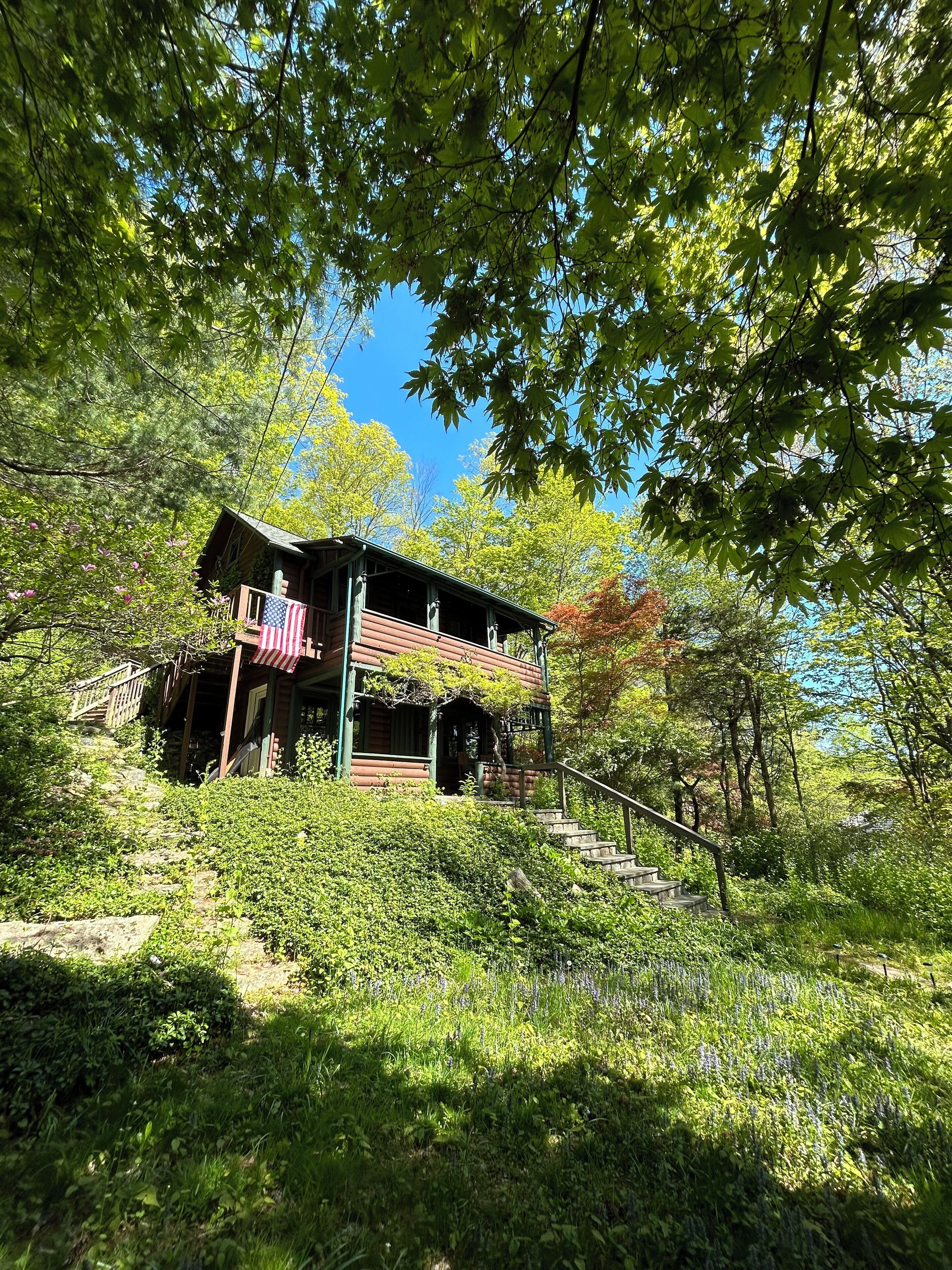 Peaceful and historic woodland cabin 