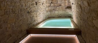 Stone House with Private Spa and Unique Jacuzzi