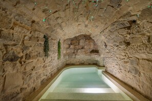 Spa - Stone House with Private Spa and Unique Jacuzzi (Nalec)