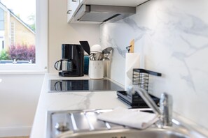 Geladeira, fogão, cooktop, lava-louças