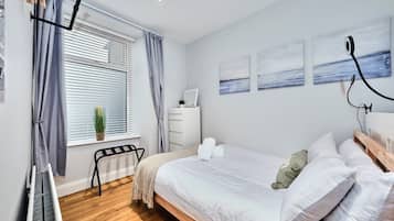 1 soverom, skrivebord, strykejern/-brett og wi-fi (inkludert)