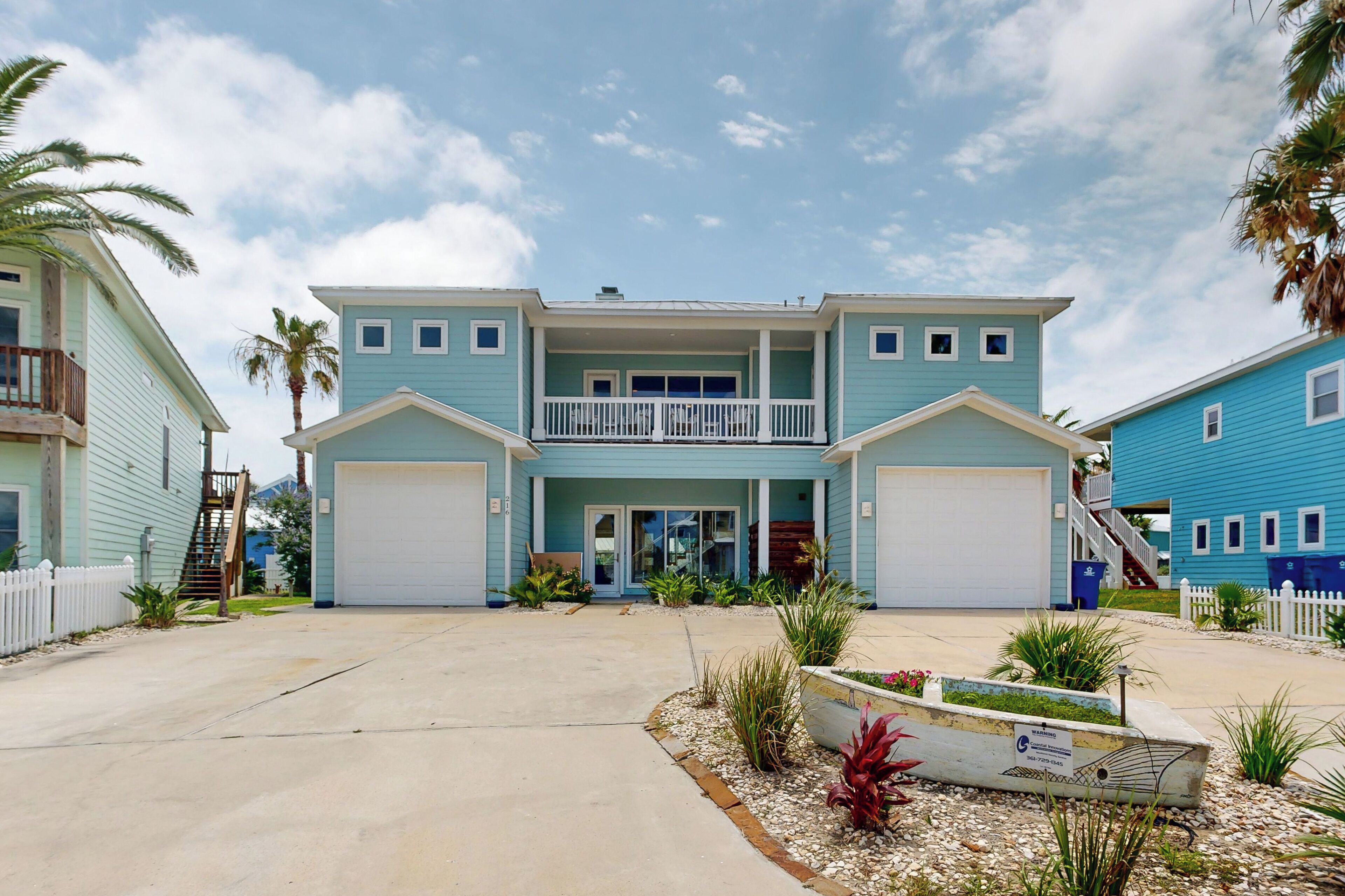 RD216 Time Swell Spent, 4BD, 4.5BA, Shared Pools, Golf Cart Included