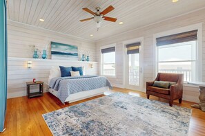 5 室のベッドルーム、WiFi (無料)、ベッドシーツ