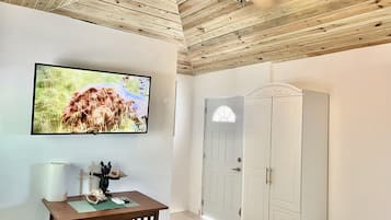 1 habitación, wifi y ropa de cama