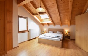 4 soverom, wi-fi (inkludert) og sengetøy