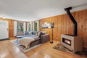 TV, fireplace - Shanty Creek Family Retreat, Resort Pool,Ski,Golf (Bellaire)