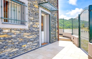 Exterior detail - Nice home in Cogorno with ethernet internet (Cogorno)