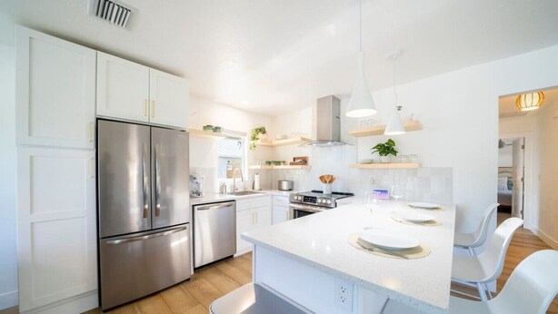 Coffee/tea maker, fridge, microwave, oven - The Coconut Palm | 5 Minutes to Bonita Beach (Bonita Springs)