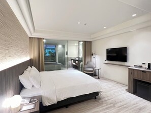 Chambre Double Design, vue cour intérieure | Literie de qualité supérieure, couette en duvet d'oie