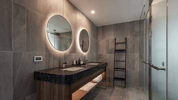 Grand Double Room | Bathroom