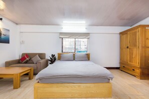 1 bedroom, WiFi - Apartment with window, 5 minutes to district 1 (binh thanh)