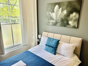 Apartamento conforto, 2 quartos | 2 quartos, Wi-Fi de cortesia, roupa de cama
