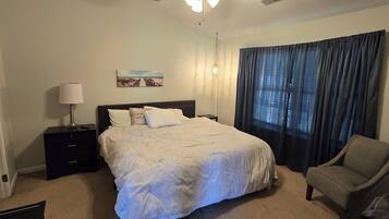 2 habitaciones, tabla de planchar con plancha, wifi y ropa de cama