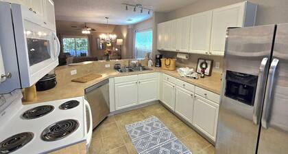 Cozy 2-bedroom house with King Bed