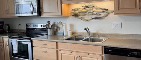 Fridge, microwave, oven, stovetop