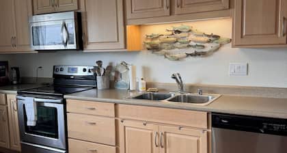 Oceanfront🔹Abundant Wildlife Viewing Opportunities🔹Local Native Owners