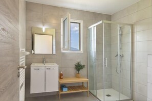 Shower, hair dryer, towels - Casa Ornella (Vescovato)
