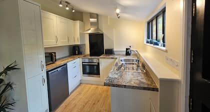 Lilys Cottage - Sleeps 2 - Pet friendly