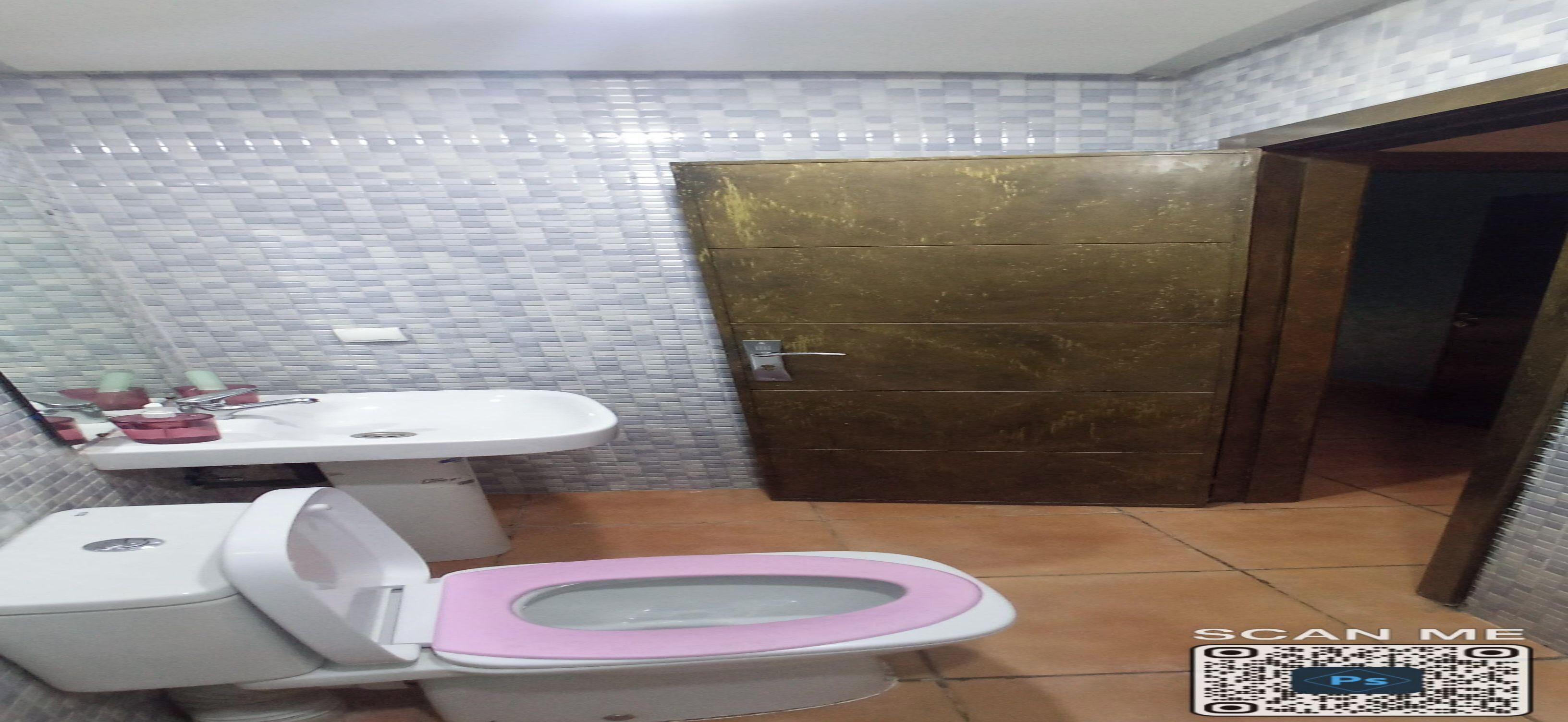 Een douche, een haardroger, handdoeken