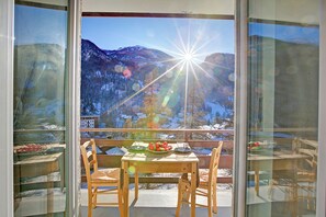 Mountain View - Starkeeper Apartment Ski Base with Balcony Views, Pragelato, Italy (Pragelato)