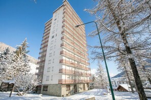 Property Building - Starkeeper Apartment Ski Base with Balcony Views, Pragelato, Italy (Pragelato)