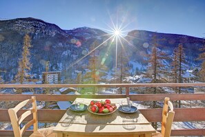 Mountain View - Starkeeper Apartment Ski Base with Balcony Views, Pragelato, Italy (Pragelato)
