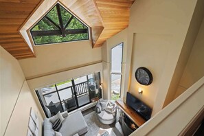 Fernseher, Kamin, Arbeitsbereiche