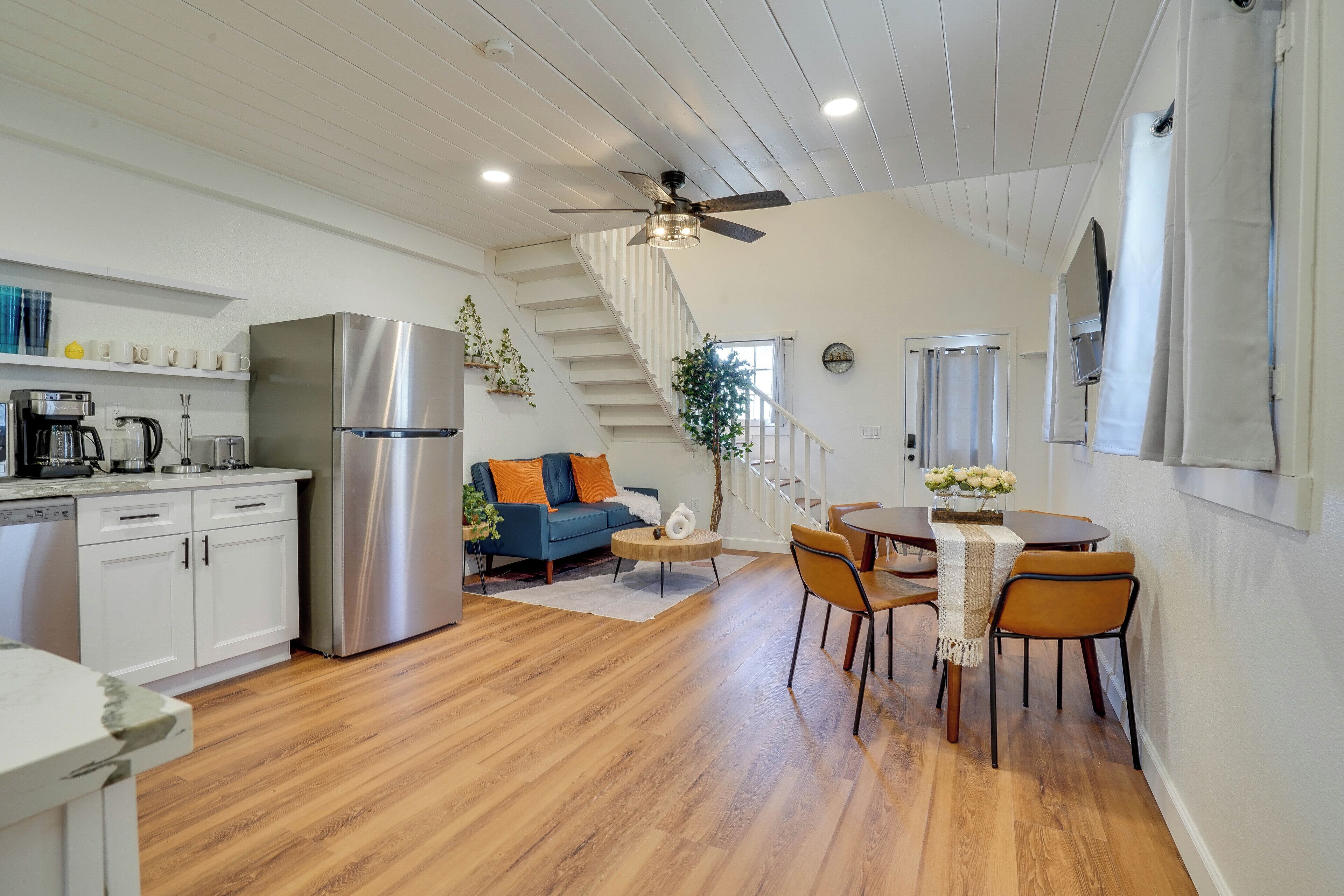 Modern Elegance: Fully Remodeled Guest House Oasis