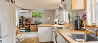 "Avni" - 300m from the sea by Interhome