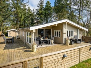 Outdoor dining - "Livni" -  from the sea by Interhome (Hals)