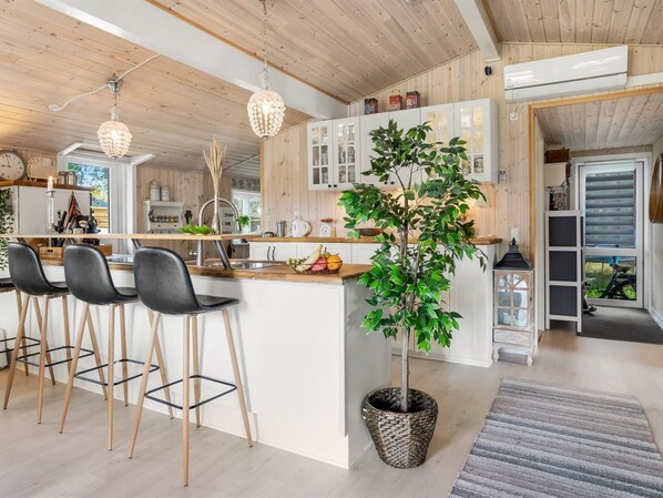 Interior - "Livni" - from the sea by Interhome (Hals)