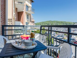 Outdoor dining - Port Guillaume by Interhome (Cabourg)