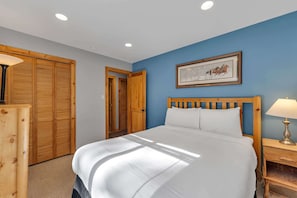 3 bedrooms, iron/ironing board, travel crib, WiFi