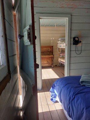 5 bedrooms, iron/ironing board, travel cot, free WiFi