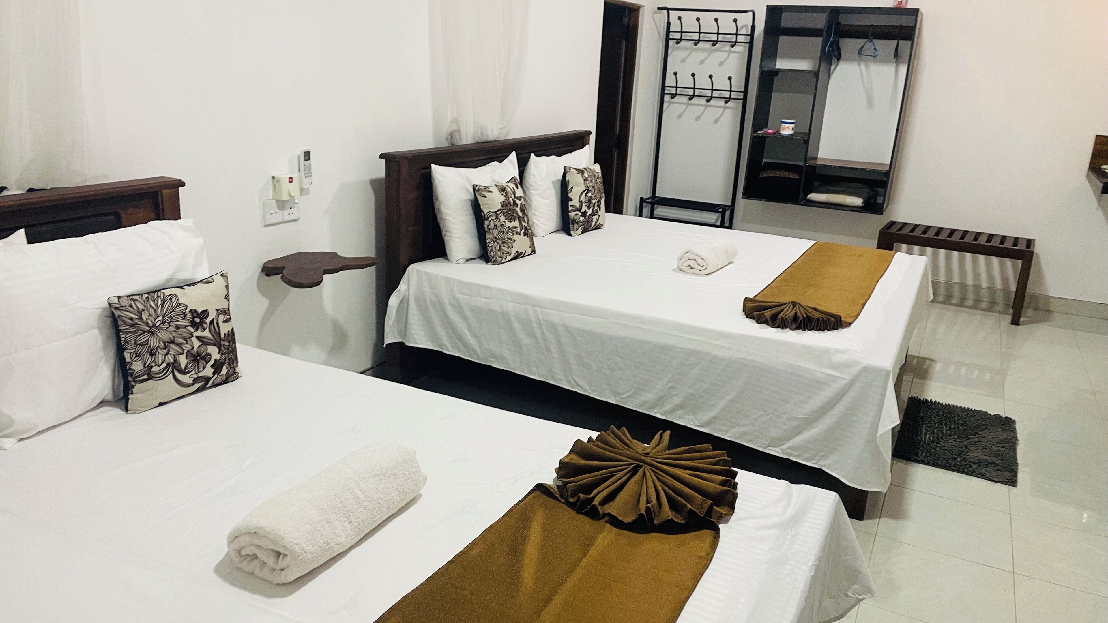 1 غرفة نوم ومكواة/لوح كي وواي فاي مجانًا وملاءات أسرّة