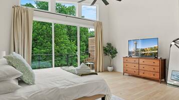 4 slaapkamers, een bureau, een strijkplank/strijkijzer, wifi