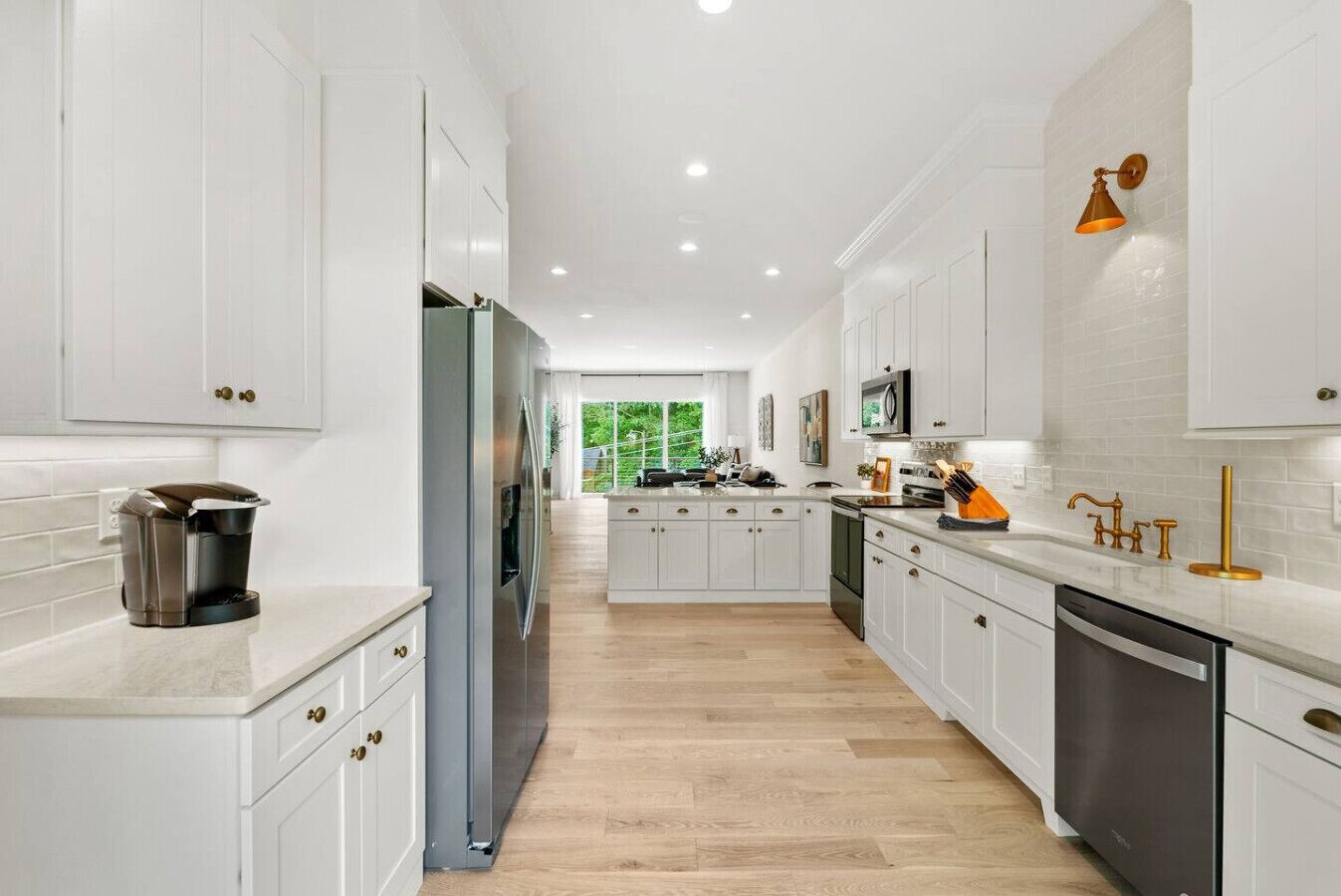 冰箱、微波炉、烤箱、炉灶