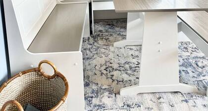 Charming Studio Walk to Old City & Downtown!