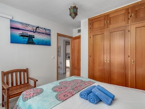 2 bedrooms, desk - Alvarito Playa by Interhome (Marbella)