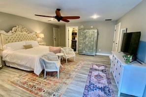 1 bedroom, desk, WiFi, bed sheets