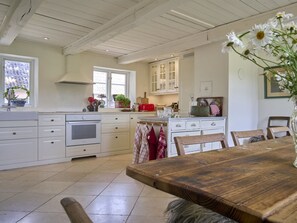 Fridge, dishwasher, cookware/dishes/utensils