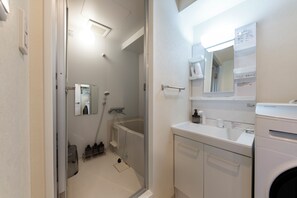 Basic Apartment | Bathroom | Free toiletries, hair dryer, slippers, towels - HILLS SAPPORO 203 (Sapporo)
